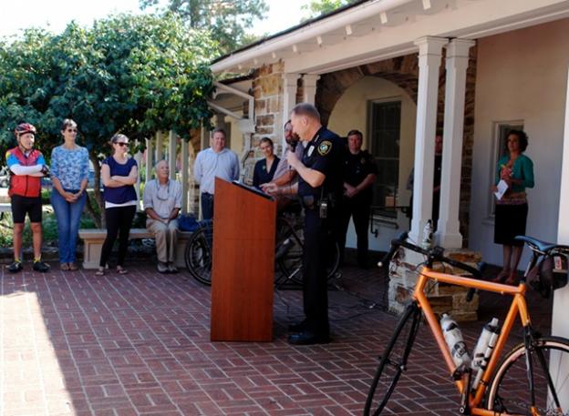 Scotts Valley Police Chief John Weiss addresses a crowd at City Hall about enforcing California's new Three Foot Law. Photo by Diane Terry. Scotts Valley Police Chief John Weiss addresses a crowd at City Hall about enforcing California's new Three Foot Law. Photo by Diane Terry.