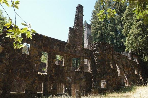 Wolf House Ruins at Jack London State Historic Park. Photo by Jerrye and Roy Klotz MD/Creative Commons